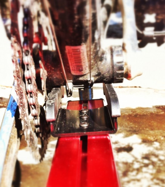 feedback sports sprint - the rubber coated cradle protects your bike and holds the bottom...