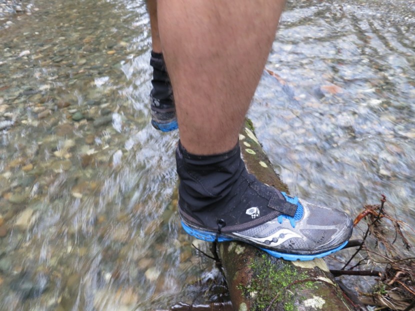 mountain hardwear scree - the seta stretch fabric does a good job of repelling water and mud...