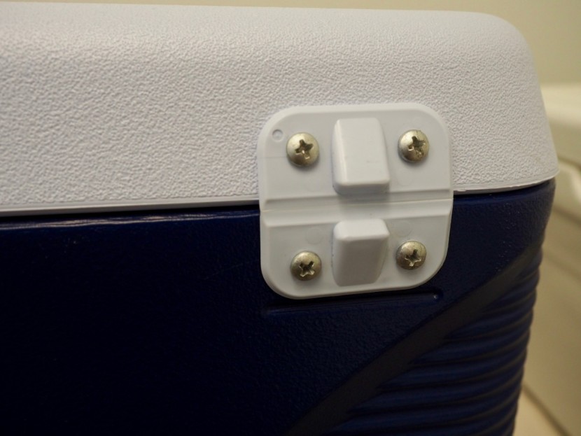 rubbermaid durachill wheeled 5-day - many have complained about a lack of durability in the durachill's...