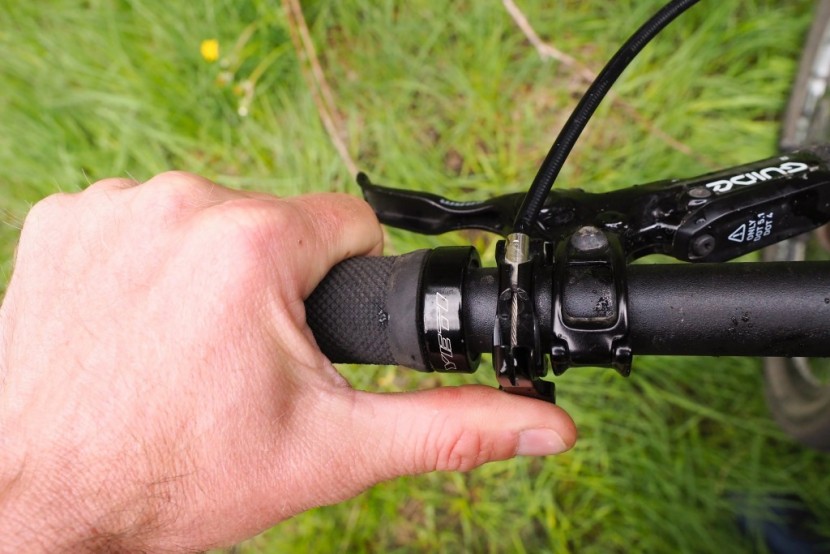 thomson elite covert - no compatibility issues here. the slim black anodized remote snugs...