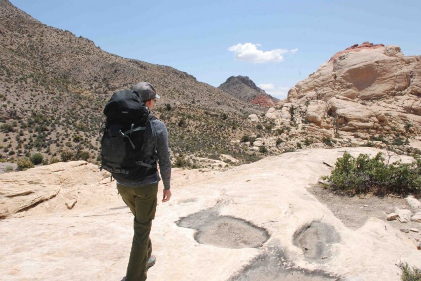 hiking pants women - hiking out at red rock canyon, las vegas. even the desert can have...