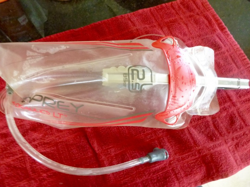 osprey hydraulics lt reservoir - use kitchen tongs to aid in the drying process!