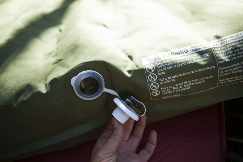 lightspeed 2 person - the single valve on this mattress has two screw-off openings. in...