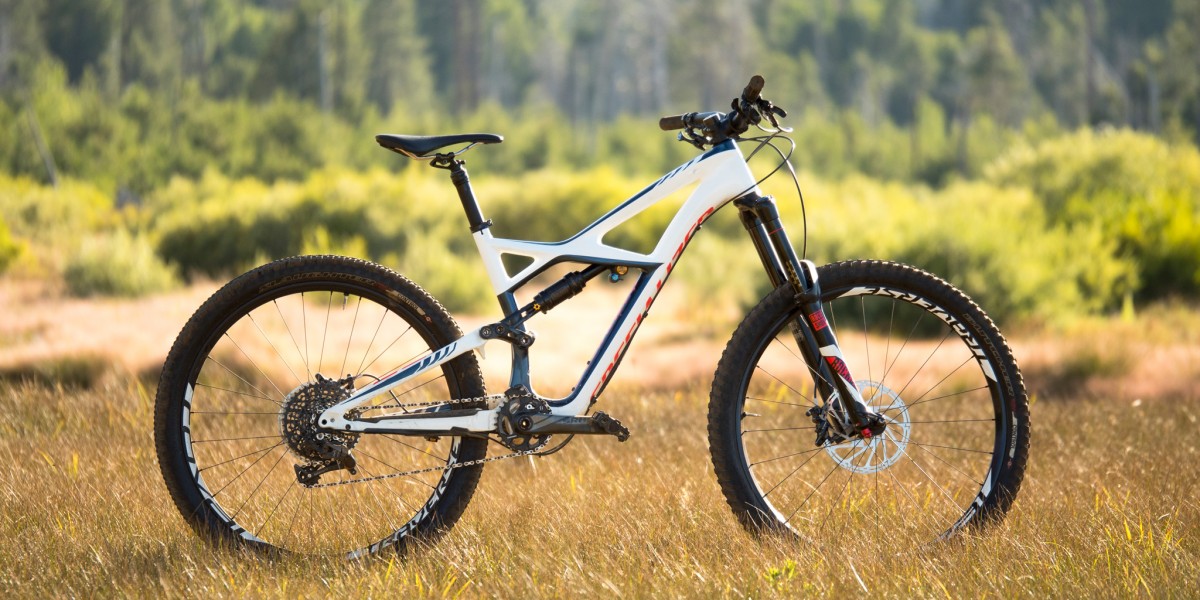 Specialized Enduro Expert X01 2016 Review (The Specialized Enduro Expert is all business.)