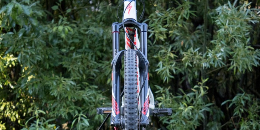specialized enduro expert x01 2016 - getting the stare down from specialized&#039;s butcher control tire. cue...
