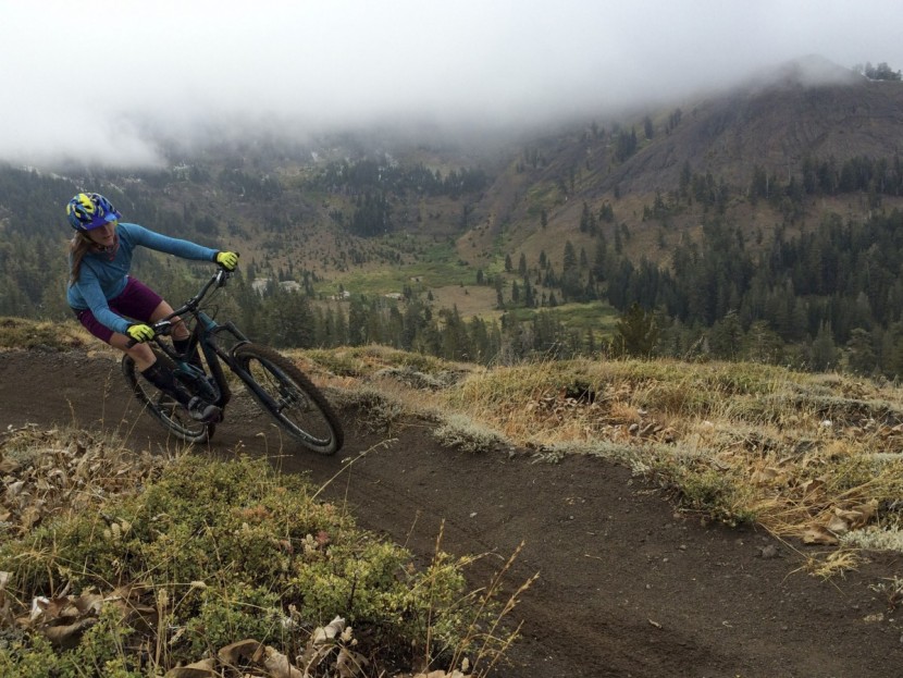 schwalbe rock razor 2.35 pacestar evo - we likened the rock razor to a ski the way it rolls fast and then...