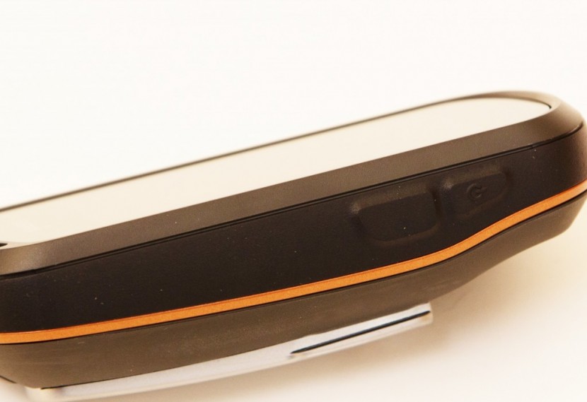 garmin oregon 600t - this unit is simple. two programmable buttons and a touchscreen. the...