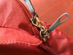 osprey farpoint 55 - the osprey farpoint 55&#039;s lockable zippers.