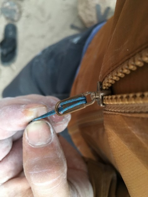 arc&#039;teryx atom sl hood - super light all the way down to the zipper pulls.