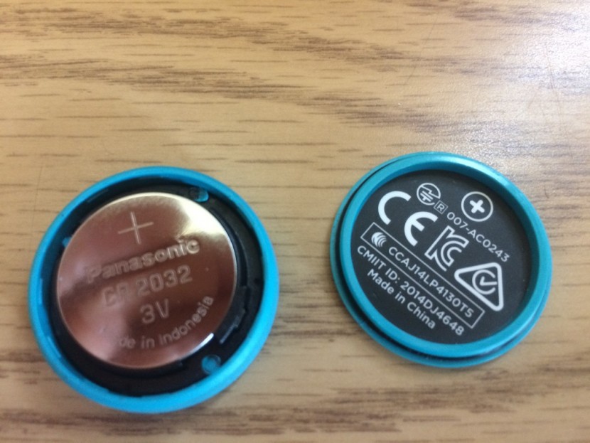 misfit link - the flash link takes a standard watch battery, and provides all its...