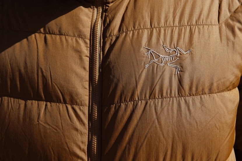 arc&#039;teryx thorium sv hoody - close up of the box wall construction of the thorium sv. box baffles...