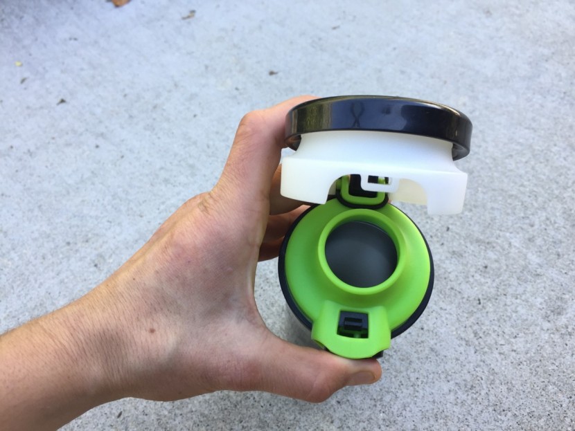 contigo thermalock glacier - the lid mechanism has a number of hinges and plastic parts, bringing...