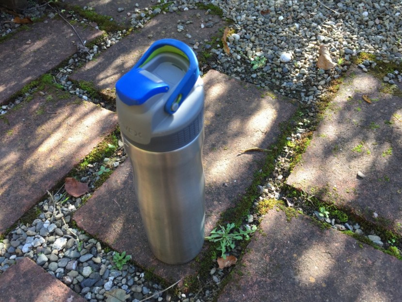 avex brazos autoseal stainless - the avex is a great bottle for use around town. it keeps your drinks...