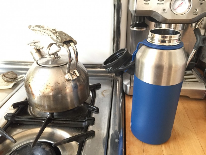 camelbak chute vacuum insulated - insulated bottles help you get on the go with your hot or cold...