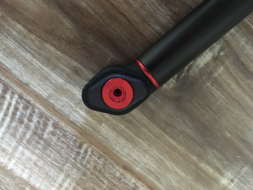 silca impero ultimate - the silica impero uses a press on air chuck with a two stage seal...