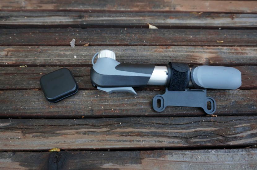 vibrelli mini - the vibrelli comes with a plastic frame mount and a glueless patch...