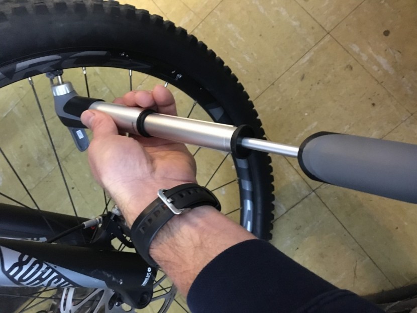 Vibrelli mini bike pump review hotsell