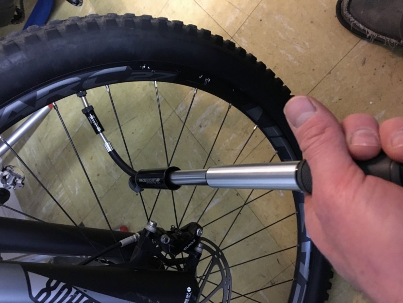 topeak racerocket hp - the racerocket threaded on a presta valve.