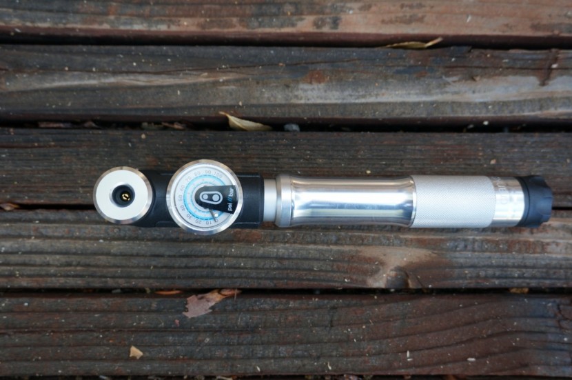 crankbrothers sterling sg - the sterling sg has an integrated pressure gauge.