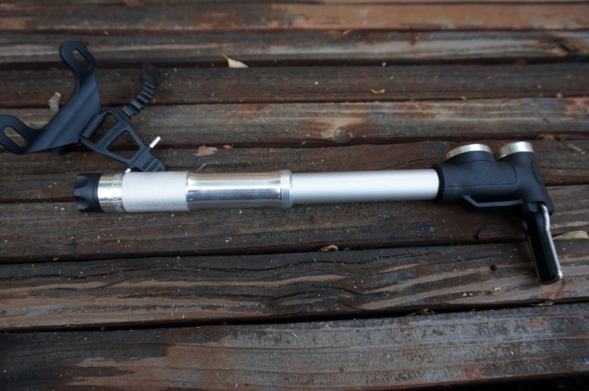 crankbrothers sterling sg - the sterling sg is constructed of aluminum and plastic parts.