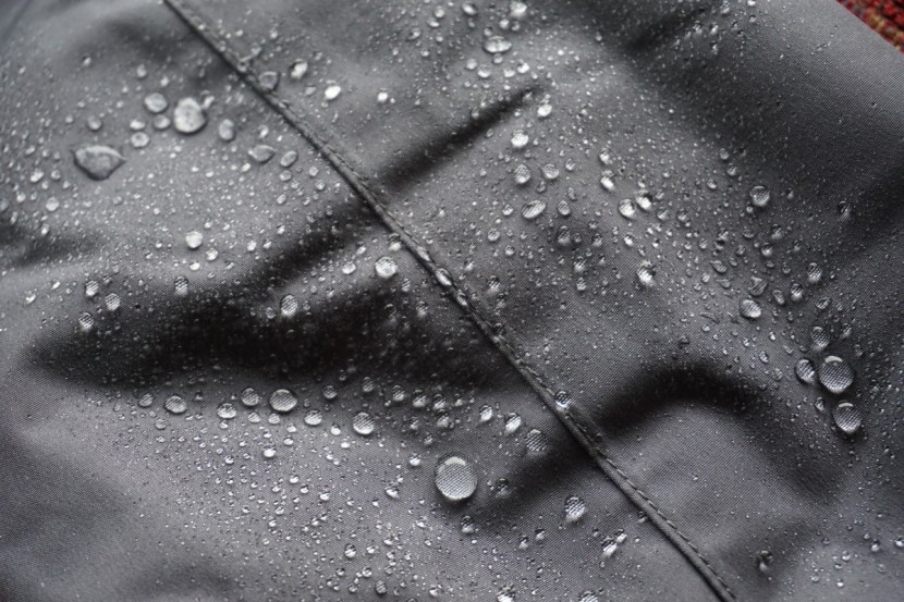 helly hansen long belfast - perfect for a mild or wet climate, this jacket is waterproof...