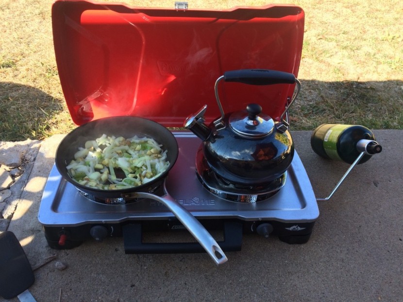 coleman hyperflame fyrecadet - the hyperflame doesn't have a windscreen but the burners are...