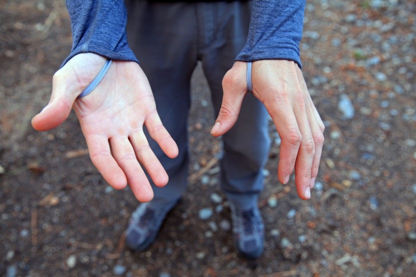 under armour base 4.0 - the thumb loops on this model cause too much discomfort too be very...