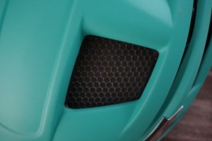 smith overtake mips - close up view of the koroyd material used in place of eps foam.