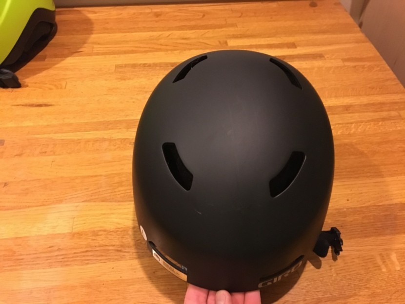 giro ledge - the ledge has open vents that allow air to pass through freely...