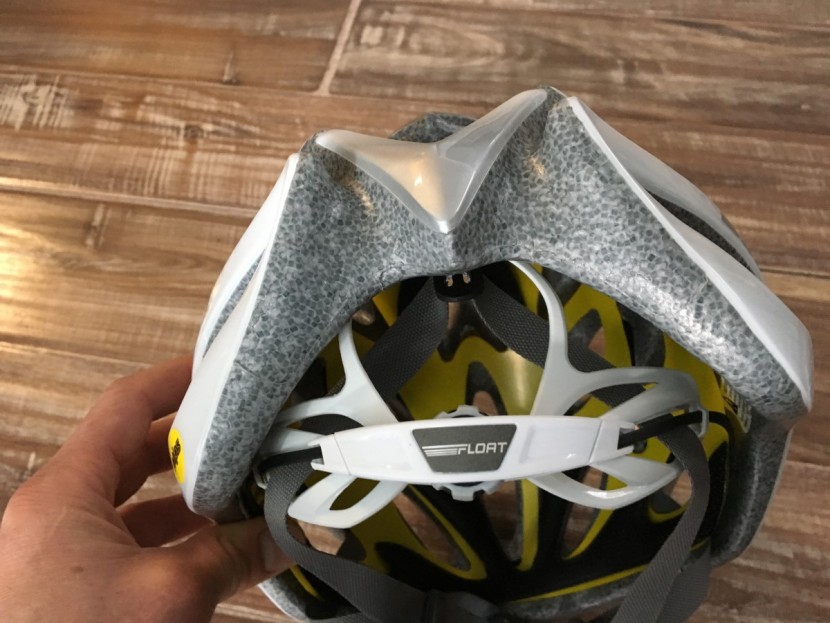 bell overdrive mips - bell overdrive mips has a click wheel on the rear portion of the...