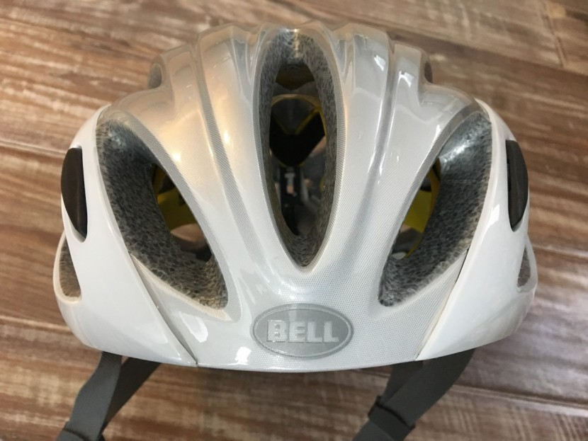 bell overdrive mips - the bell overdrive mips is traditional helmet with lots of vents.