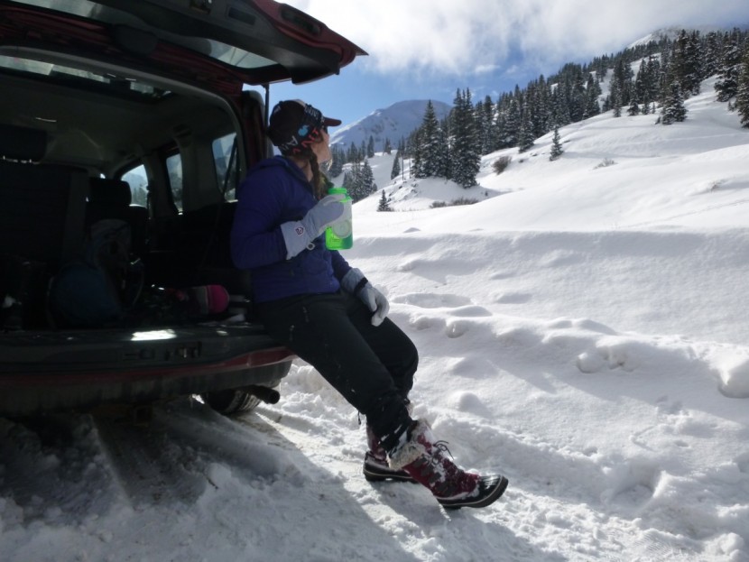 hestra heli three-finger for women - after a day on the mountain, amber enjoys a nice cold drink. these...