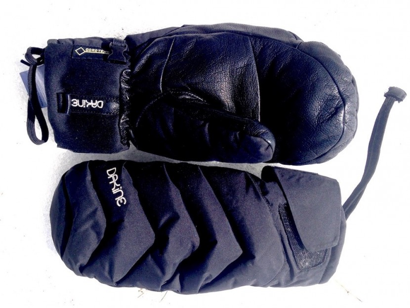 dakine tundra mitt for women - the dakine tundra mitt is super warm.