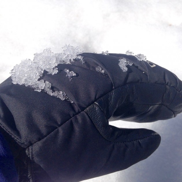 dakine tundra mitt for women - the dakine tundra mitt is one of the most water-resistant mitts...