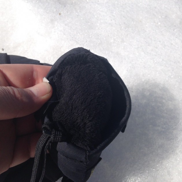 dakine tundra mitt for women - the plush, silky smooth liner of the dakine tundra mitt keeps hands...