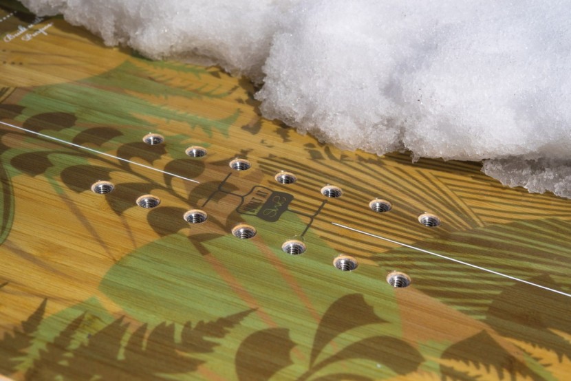 snowboard womens - standard 2x4 binding inserts on the arbor swoon.