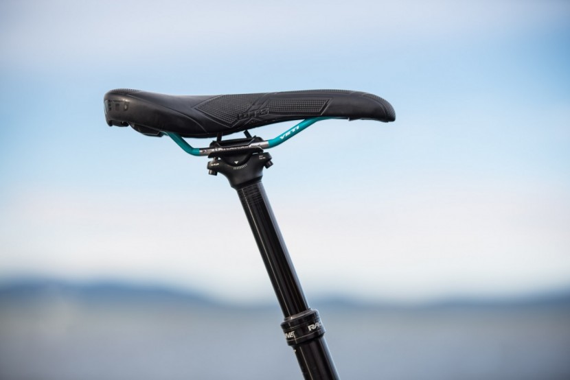 yeti sb5.5 x01 eagle 2017 - the 125mm race face turbine dropper worked well, offering a speedy...