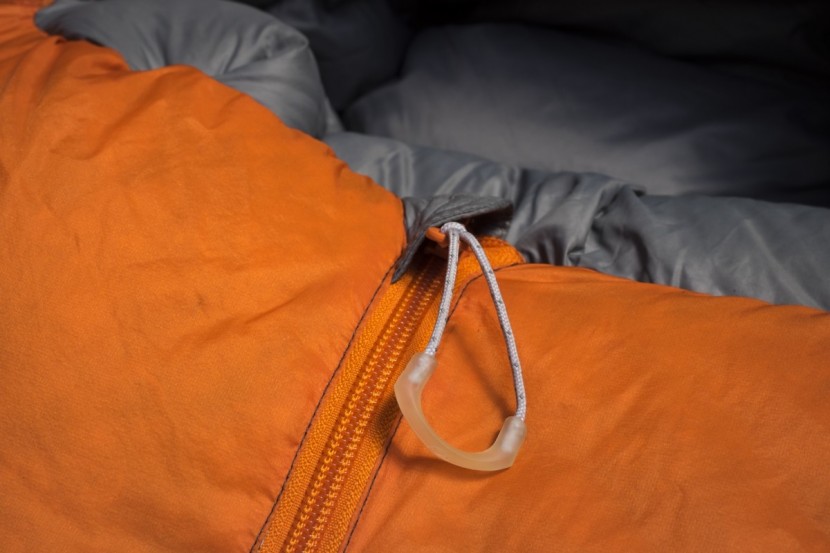 the north face inferno -20 - the large, glow in the dark zipper pull is easy to grab in the dark...