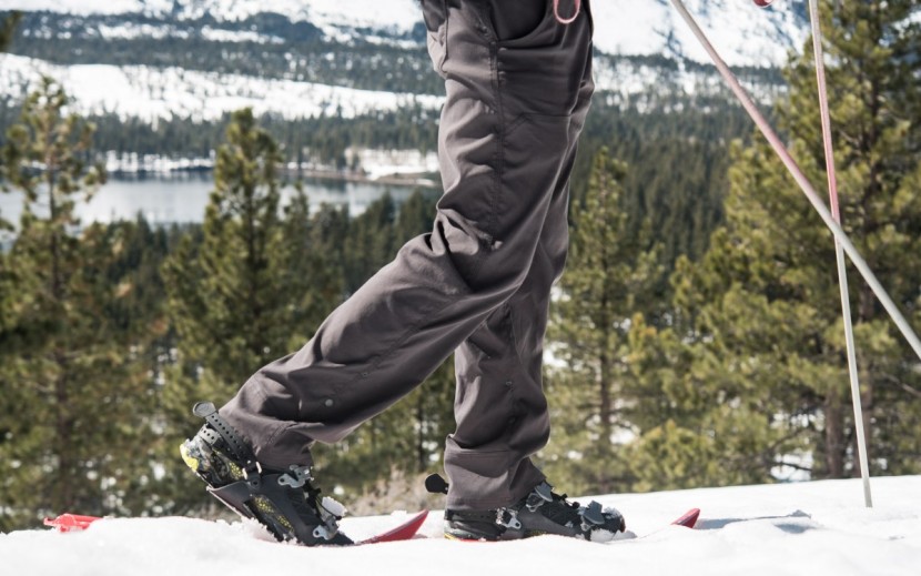 la sportiva synthesis mid gtx - the high ankle collar and waterproof upper of the synthesis mid gtx...