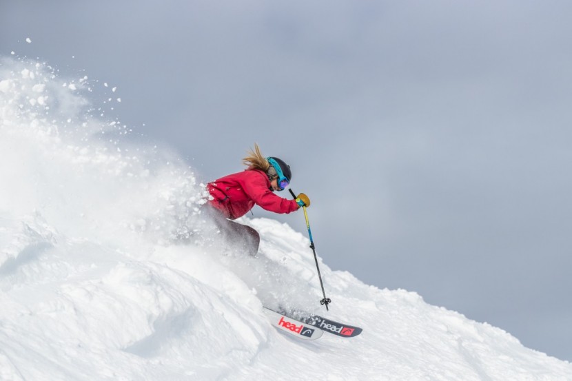 head skis usa venturi 95 - slashing some pow on the head venturis (discontinued)...woooo!
