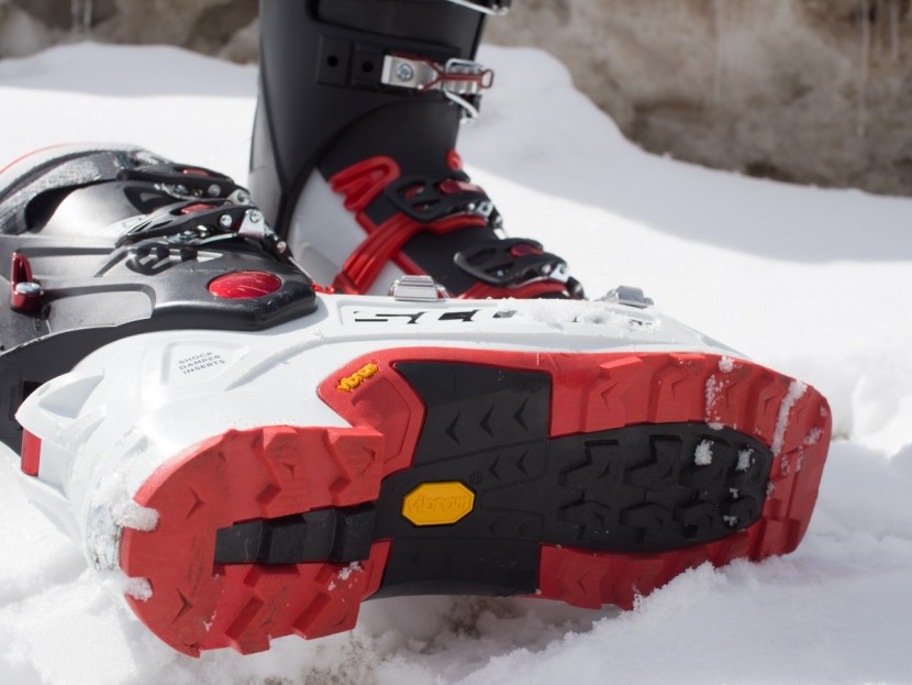 scott cosmos iii - close up of the scott cosmos lower shell. stiffening "ribs" in the...