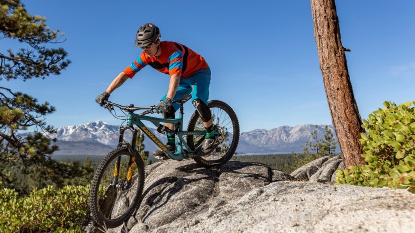 santa cruz bronson x01 eagle 2017 - the bronson has enough confidence to take it anywhere but not enough...