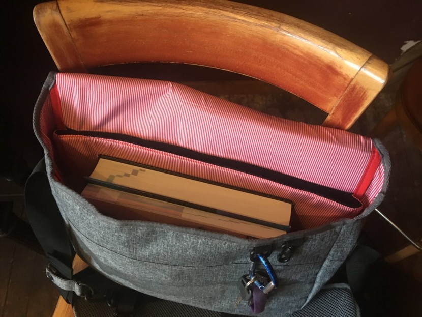 herschel supply pop quiz - the pop quiz messenger bag carries books and binders well, but isn&#039;t...