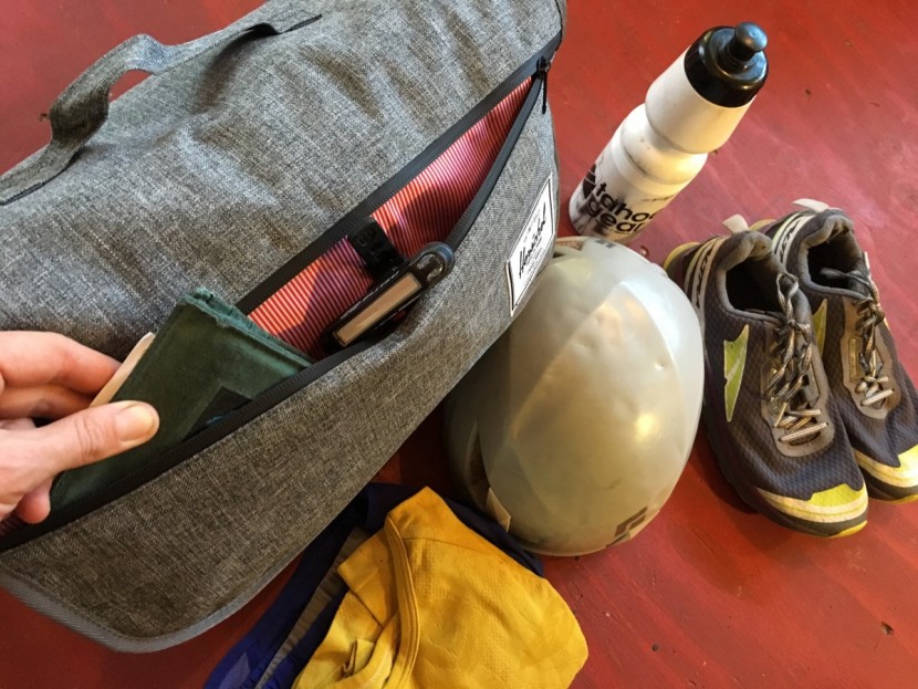 herschel supply pop quiz - the pop quiz has a zip pocket on the outside of the flap that&#039;s...