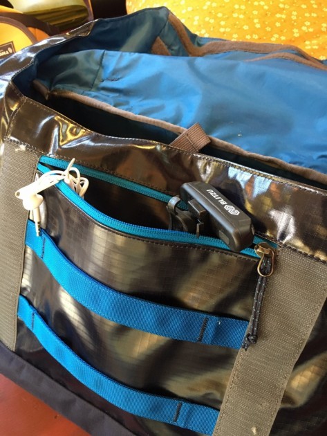 patagonia black hole 24l - the black hole messenger bag had well thought out pockets that made...