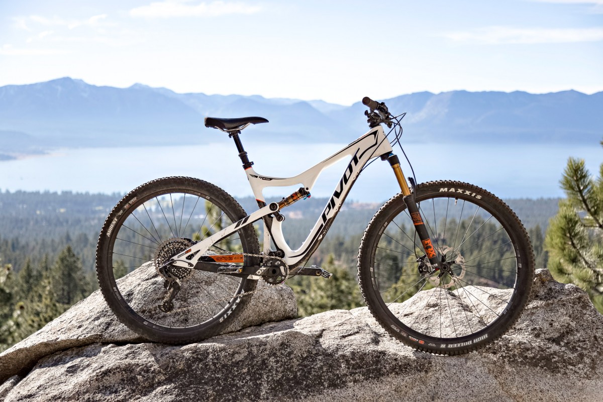 Pivot Mach 429 Trail X01 Eagle 2017 Review (Of course this goat is hanging out on a mountain top.)