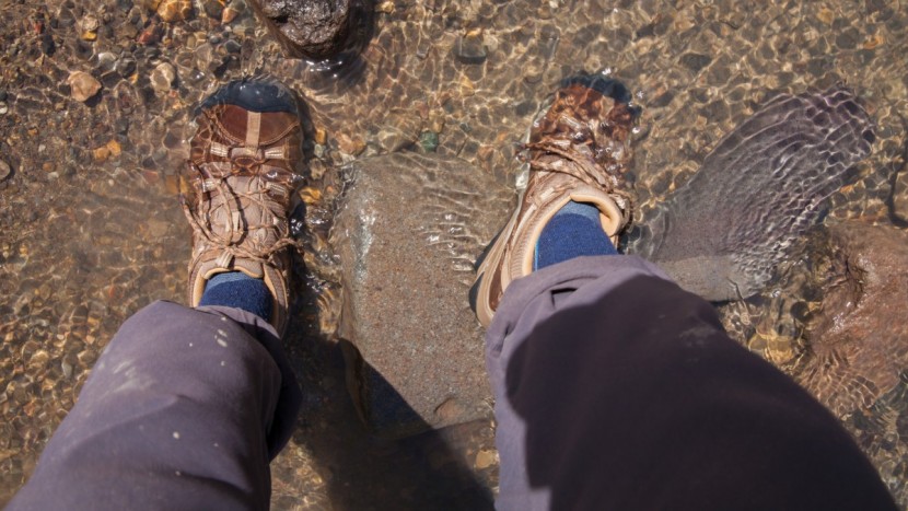 keen targhee ii - waterproof testing the keen&#039;s. despite having a waterproof lining...
