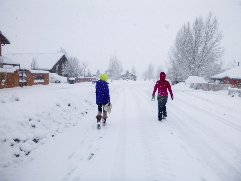 columbia minx mid ii omni-heat - here hillary and britt perform side-by-side comparative tests of...