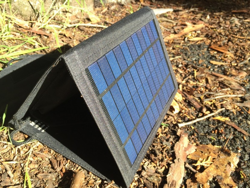 instapark mercury 10w - the instapark mercury is a tri-fold panel, giving it more...