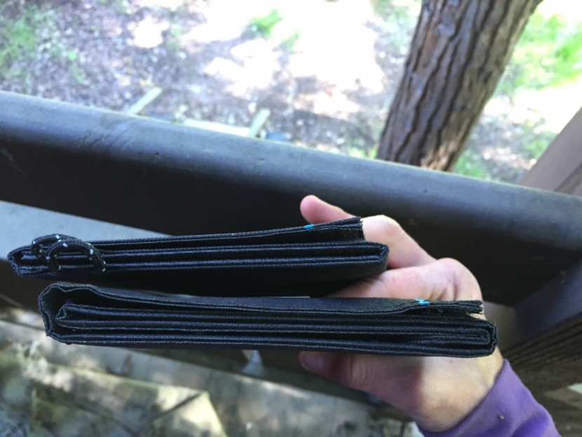 anker powerport lite 15w - a side profile compares the anker 15w to the anker 21w. both are...